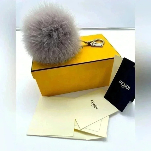 FENDI Fur Ball large size Key Ring Complete Inclusion